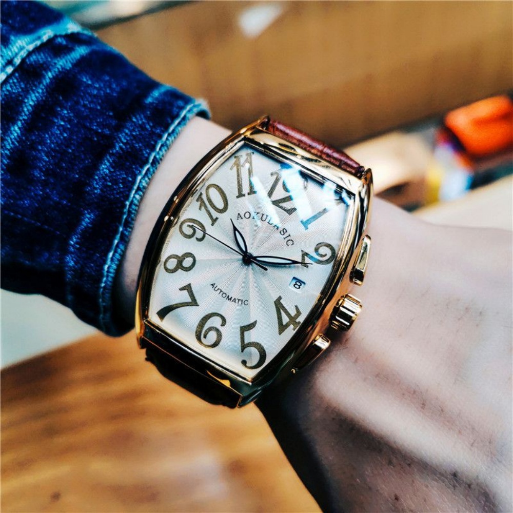 นาฬิกาจักรกลสุดหรูสำหรับผู้ชาย - Cartier Watch Tank บทวิจารณ์และราคา