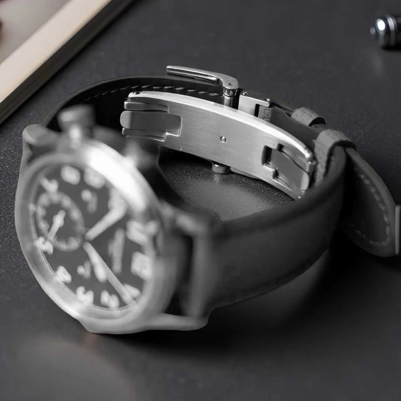 สายนาฬิกาแบบสปริงพร้อมตัวล็อคแ - Rolex Watch Daytona บทวิจารณ์และราคา